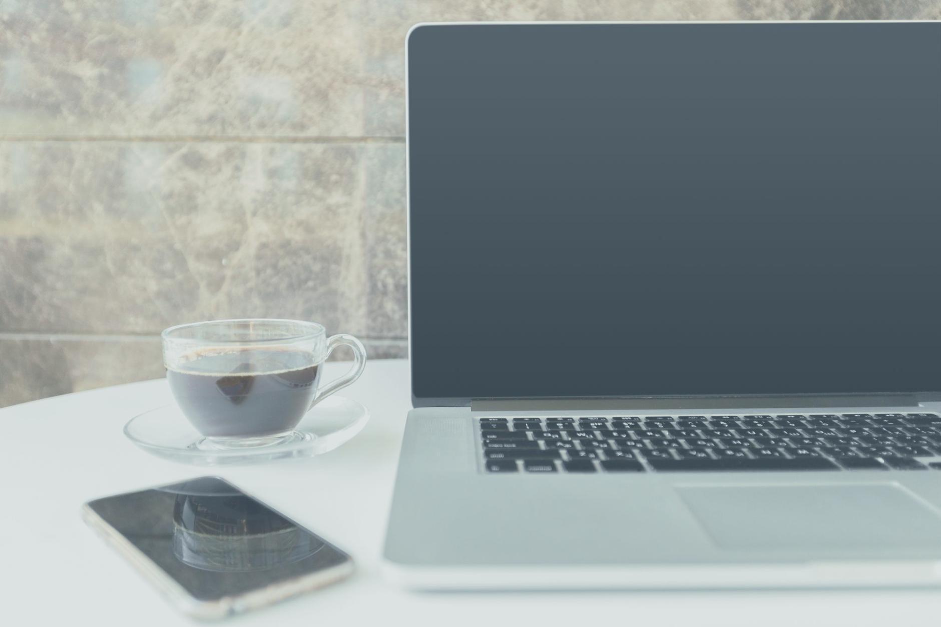 Tableau de bord analytique montrant l'évolution du trafic organique