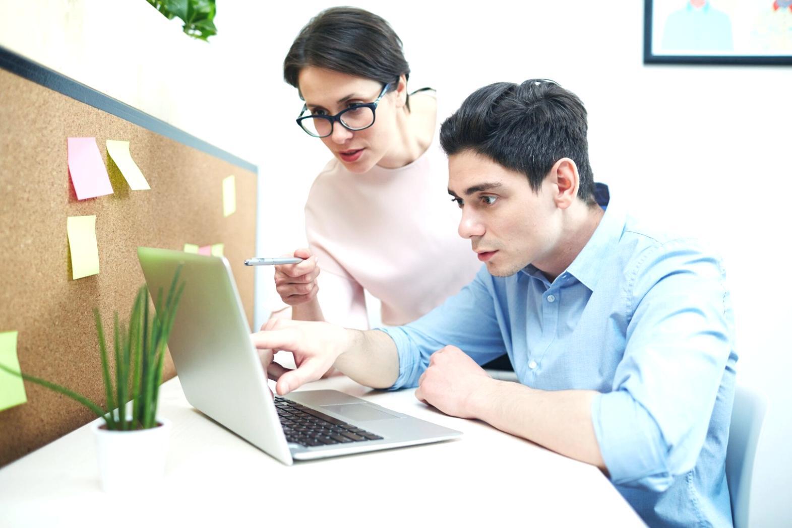 Session de formation interactive avec analyse de données SEO en temps réel